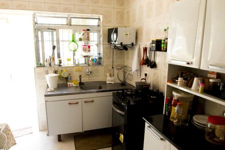 Casa à venda com 450m², 6 quartos e 4 vagas Casa à venda com 450m², 6 quartos e 4 vagasCozinha