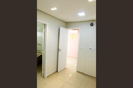 Casa à venda com 450m², 6 quartos e 4 vagas Casa à venda com 450m², 6 quartos e 4 vagasQuarto 1