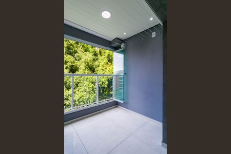 Apartamento à venda com 48m², 2 quartos e 1 vaga Apartamento à venda com 48m², 2 quartos e 1 vagaVaranda