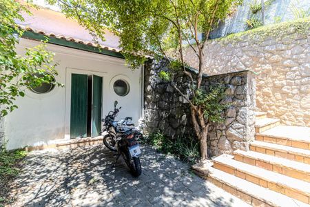 Casa para alugar com 530m², 3 quartos e 4 vagas Casa para alugar com 530m², 3 quartos e 4 vagasGaragem