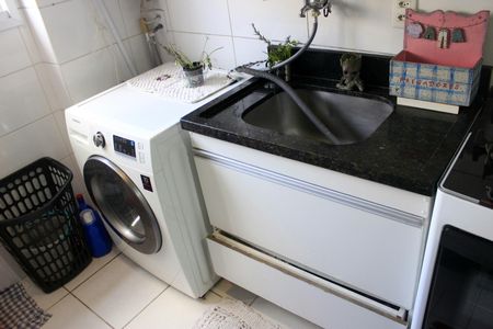 Apartamento à venda com 64m², 2 quartos e 1 vagaÁrea de Serviço