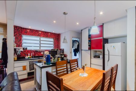 Apartamento à venda com 80m², 2 quartos e 1 vagaCozinha