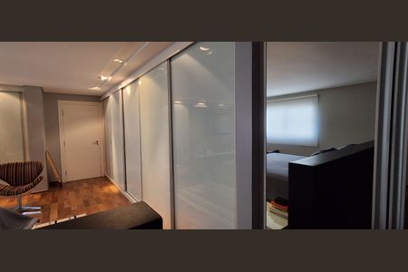 Apartamento à venda com 262m², 4 quartos e 4 vagas Apartamento à venda com 262m², 4 quartos e 4 vagasCloset