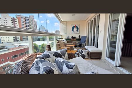 Apartamento à venda com 262m², 4 quartos e 4 vagas Apartamento à venda com 262m², 4 quartos e 4 vagasVaranda gourmet