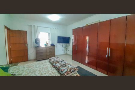 Casa à venda com 300m², 4 quartos e 2 vagas Casa à venda com 300m², 4 quartos e 2 vagasCasa 2 - Suíte 2