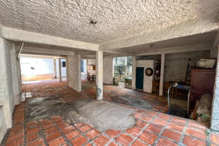 Casa à venda com 225m², 3 quartos e 5 vagas Casa à venda com 225m², 3 quartos e 5 vagasQuintal/Garagem