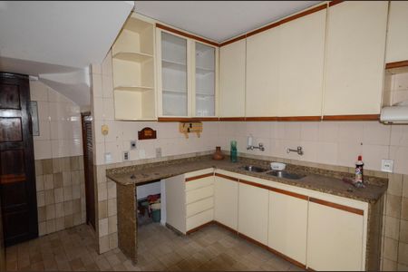 Casa de condomínio à venda com 160m², 5 quartos e 1 vagaCozinha