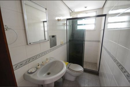 Casa de condomínio à venda com 160m², 5 quartos e 1 vagaBanheiro da Suíte