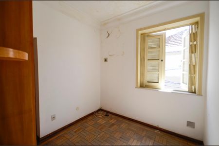 Casa de condomínio à venda com 160m², 5 quartos e 1 vagaQuarto 4