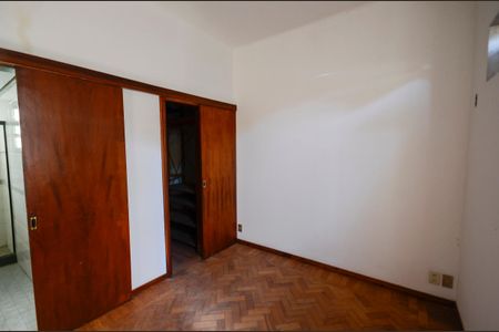 Casa de condomínio à venda com 160m², 5 quartos e 1 vagaSuíte