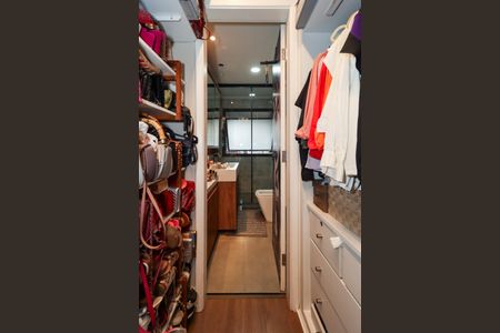 Apartamento à venda com 70m², 1 quarto e 2 vagas Apartamento à venda com 70m², 1 quarto e 2 vagasSuíte