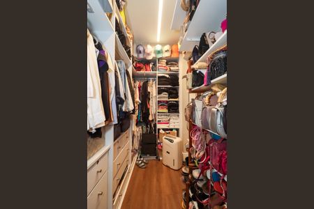 Apartamento à venda com 70m², 1 quarto e 2 vagas Apartamento à venda com 70m², 1 quarto e 2 vagasSuíte