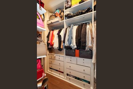 Apartamento à venda com 70m², 1 quarto e 2 vagas Apartamento à venda com 70m², 1 quarto e 2 vagasSuíte