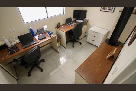 Casa à venda com 200m², 5 quartos e 2 vagas Casa à venda com 200m², 5 quartos e 2 vagasQuarto 1 (escritório)