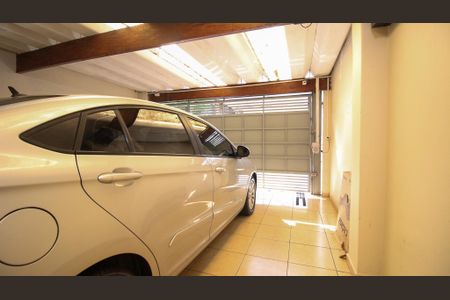 Casa à venda com 200m², 5 quartos e 2 vagas Casa à venda com 200m², 5 quartos e 2 vagasGaragem