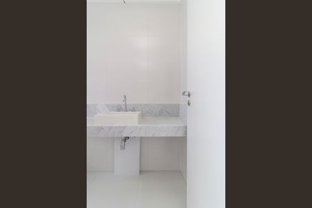 Apartamento à venda com 227m², 4 quartos e 4 vagasSuíte 2 - Banheiro