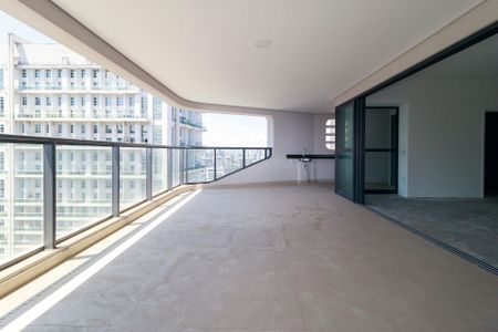 Apartamento à venda com 227m², 4 quartos e 4 vagasSala - Varanda