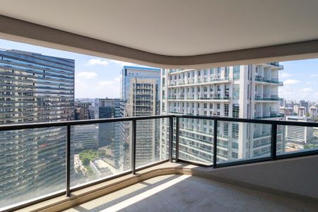 Apartamento à venda com 227m², 4 quartos e 4 vagasSala - Varanda
