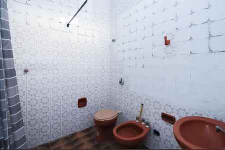 Casa à venda com 143m², 2 quartos e 1 vagaBanheiro 1