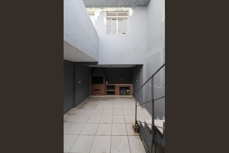 Casa à venda com 143m², 2 quartos e 1 vagaQuintal