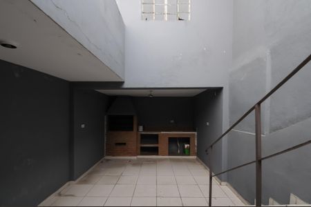 Casa à venda com 143m², 2 quartos e 1 vagaQuintal