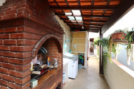 Casa à venda com 190m², 3 quartos e 1 vagaÁrea de Serviço