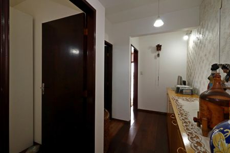 Casa à venda com 190m², 3 quartos e 1 vagaCorredor interno