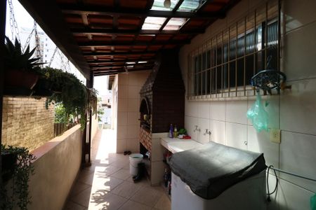 Casa à venda com 190m², 3 quartos e 1 vagaÁrea de Serviço