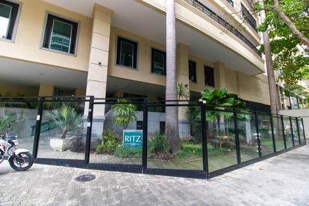 Apartamento à venda com 120m², 3 quartos e 2 vagasFachada