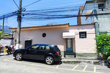 Casa à venda com 100m², 3 quartos e 1 vaga Casa à venda com 100m², 3 quartos e 1 vagafachada lateral