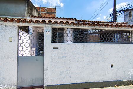 Casa à venda com 100m², 3 quartos e 1 vaga Casa à venda com 100m², 3 quartos e 1 vagaFachada