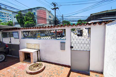 Casa à venda com 100m², 3 quartos e 1 vaga Casa à venda com 100m², 3 quartos e 1 vagafrente da casa