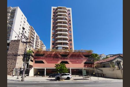 Apartamento à venda com 70m², 3 quartos e 1 vaga Apartamento à venda com 70m², 3 quartos e 1 vagaFachada e portaria