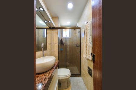 Apartamento à venda com 70m², 3 quartos e 1 vaga Apartamento à venda com 70m², 3 quartos e 1 vagaBanheiro Corredor