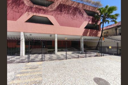 Apartamento à venda com 70m², 3 quartos e 1 vaga Apartamento à venda com 70m², 3 quartos e 1 vagaFachada e portaria