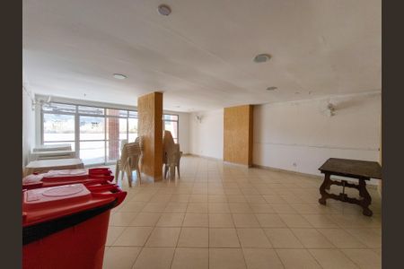Apartamento à venda com 70m², 3 quartos e 1 vaga Apartamento à venda com 70m², 3 quartos e 1 vagaÁrea comum - Salão de festas