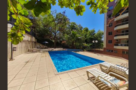 Apartamento à venda com 70m², 3 quartos e 1 vaga Apartamento à venda com 70m², 3 quartos e 1 vagaÁrea comum - Piscina