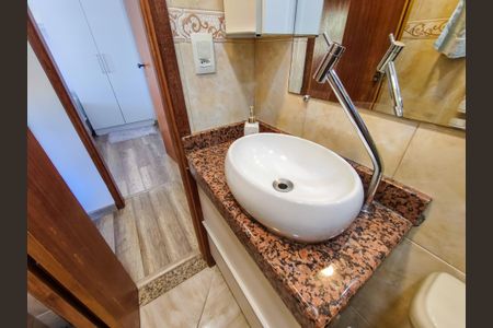 Apartamento à venda com 70m², 3 quartos e 1 vaga Apartamento à venda com 70m², 3 quartos e 1 vagaBanheiro Corredor