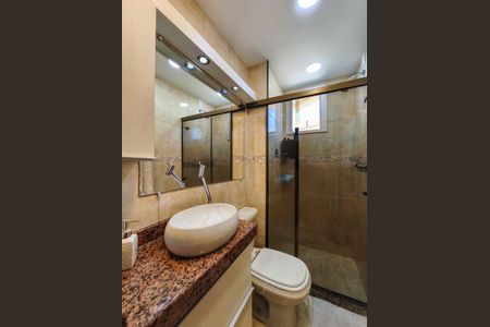 Apartamento à venda com 70m², 3 quartos e 1 vaga Apartamento à venda com 70m², 3 quartos e 1 vagaBanheiro Corredor