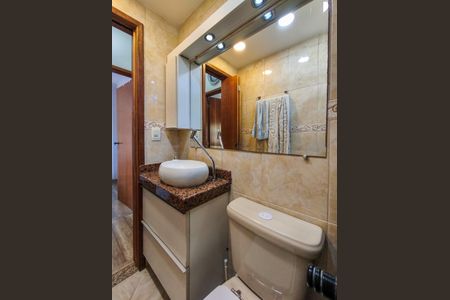 Apartamento à venda com 70m², 3 quartos e 1 vaga Apartamento à venda com 70m², 3 quartos e 1 vagaBanheiro Corredor