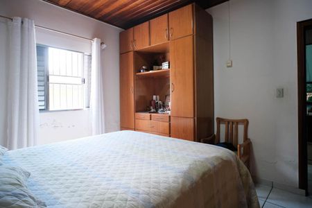 Casa à venda com 60m², 2 quartos e 6 vagasQuarto 1