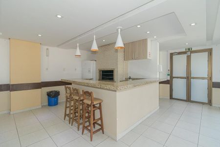 Apartamento à venda com 76m², 2 quartos e 1 vaga Apartamento à venda com 76m², 2 quartos e 1 vagaÁrea comum - Salão de festas