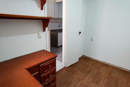 Apartamento à venda com 77m², 3 quartos e 1 vagaquarto de serviço