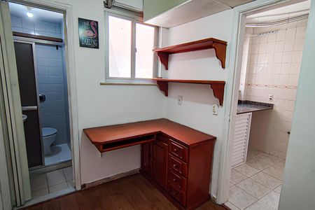 Apartamento à venda com 77m², 3 quartos e 1 vagaquarto de serviço