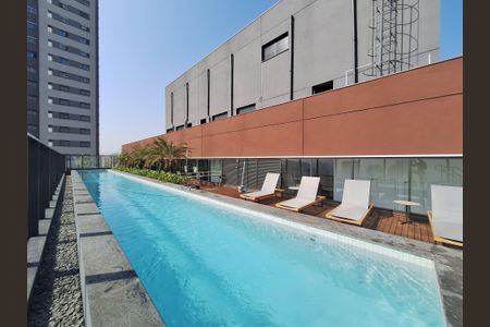 Studio para alugar com 27m², 1 quarto e sem vaga Studio para alugar com 27m², 1 quarto e sem vagaÁrea comum - Piscina