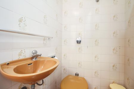 Casa à venda com 176m², 3 quartos e 3 vagas Casa à venda com 176m², 3 quartos e 3 vagasÁrea de Serviço - Banheiro de Serviço