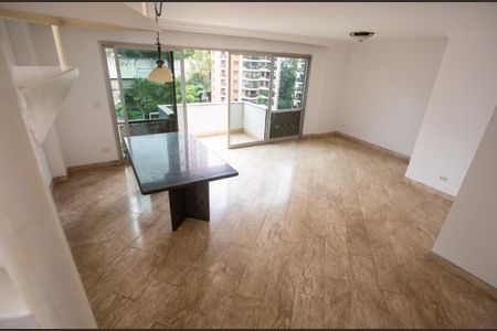 Apartamento à venda com 230m², 4 quartos e 2 vagas Apartamento à venda com 230m², 4 quartos e 2 vagasSala