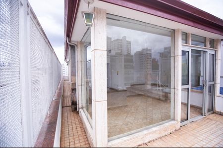 Apartamento à venda com 230m², 4 quartos e 2 vagas Apartamento à venda com 230m², 4 quartos e 2 vagasSala