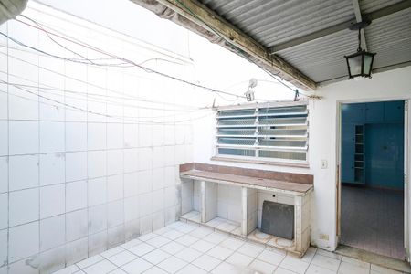 Casa à venda com 115m², 2 quartos e 1 vagaQuintal