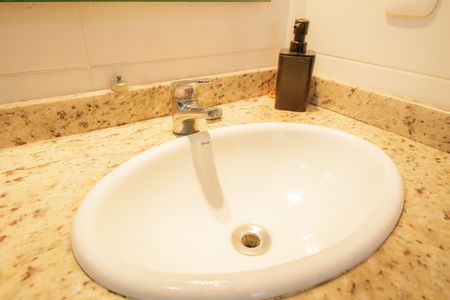 Apartamento à venda com 57m², 2 quartos e 1 vaga Apartamento à venda com 57m², 2 quartos e 1 vagaBanheiro Social